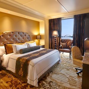 Luxury King Room